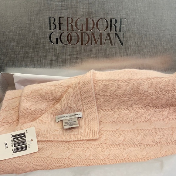 Bergdorf Goodman Other - Bergdorf Goodman 100% Cashmere Baby Girl Blanket